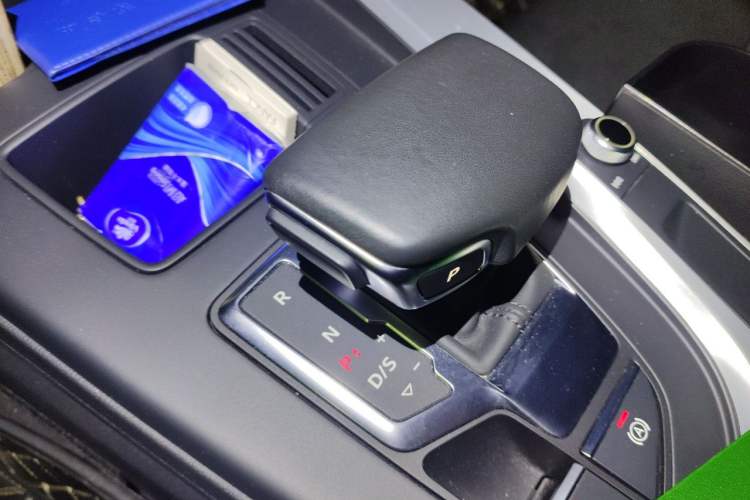 Used Audi A4L 2020 40 TFSI Fashion Dynamic Model Gear Lever