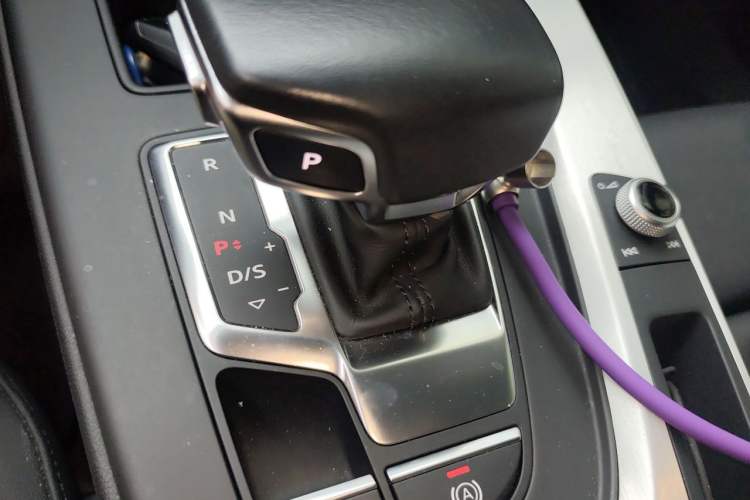 Used Audi A4L 2020 40 TFSI Fashion Dynamic Model Gear Lever