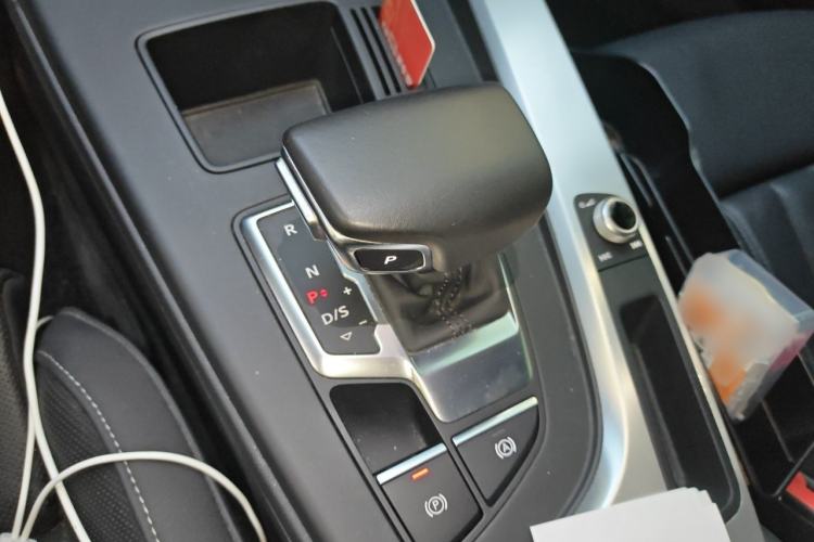 Used Audi A4L 2020 40 TFSI quattro Luxury Dynamic Model Gear Lever