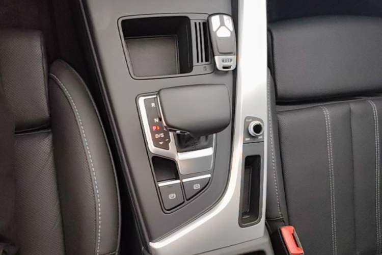 Used Audi A4L 2020 40 TFSI Luxury Dynamic Model Gear Lever