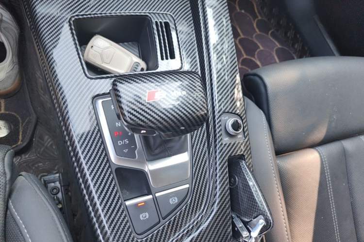 Used Audi A4L 2020 40 TFSI Luxury Dynamic Model Gear Lever
