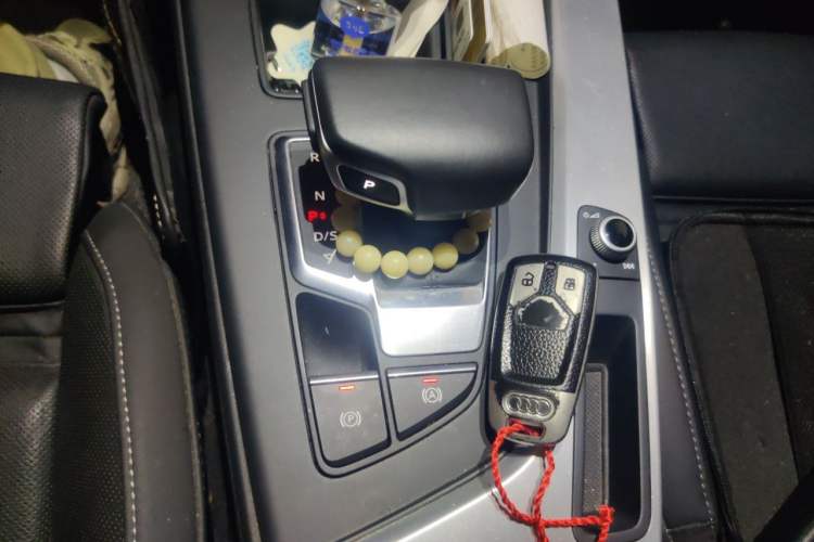Used Audi A4L 2020 40 TFSI Fashion Dynamic Model Gear Lever
