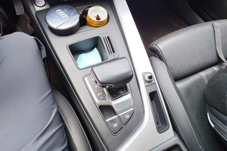 Used Audi A4L 2020 40 TFSI Luxury Dynamic Model Gear Lever