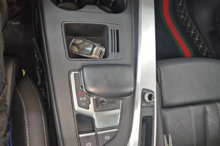 Used Audi A4L 2020 40 TFSI Fashion Dynamic Model Gear Lever