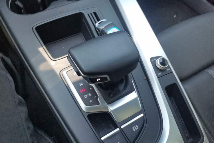 Used Audi A4L 2020 40 TFSI Fashion Dynamic Model Gear Lever