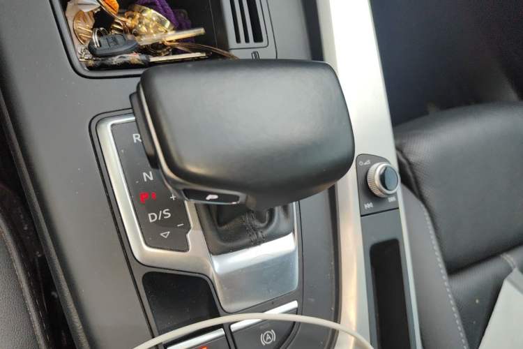 Used Audi A4L 2020 40 TFSI Fashion Dynamic Model Gear Lever