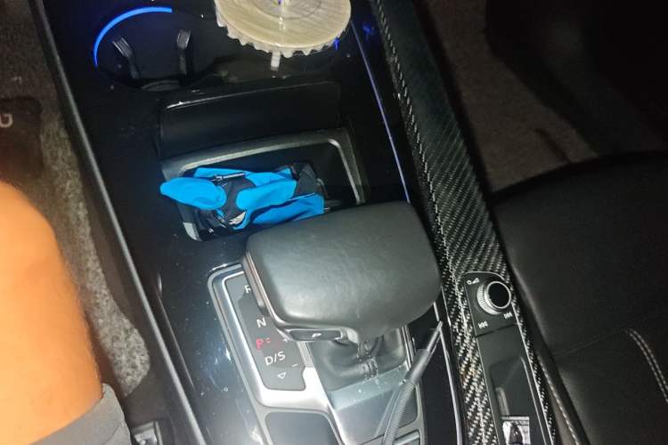 Used Audi A4L 2020 40 TFSI Luxury Dynamic Model Gear Lever