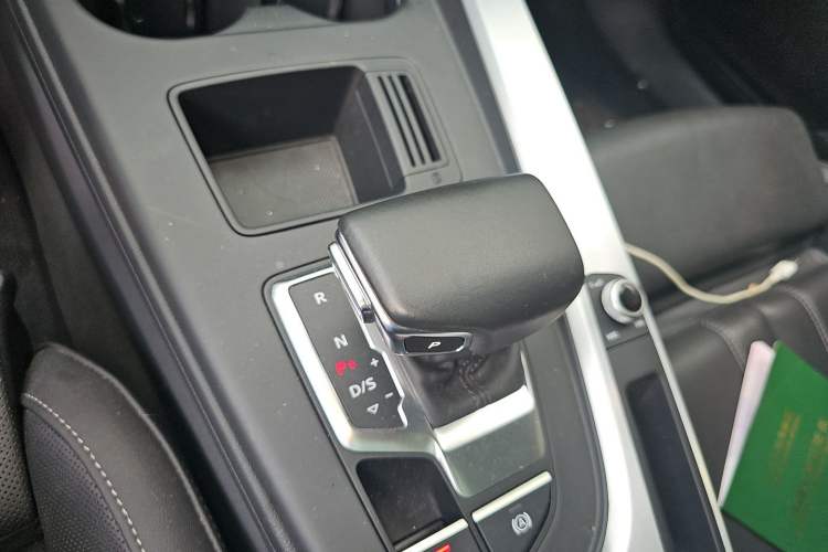 Used Audi A4L 2020 40 TFSI Fashion Dynamic Model Gear Lever