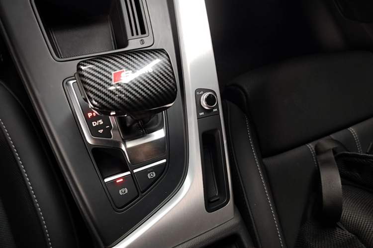 Used Audi A4L 2020 40 TFSI Fashion Dynamic Model Gear Lever