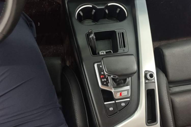 Used Audi A4L 2020 40 TFSI Fashion Dynamic Model Gear Lever