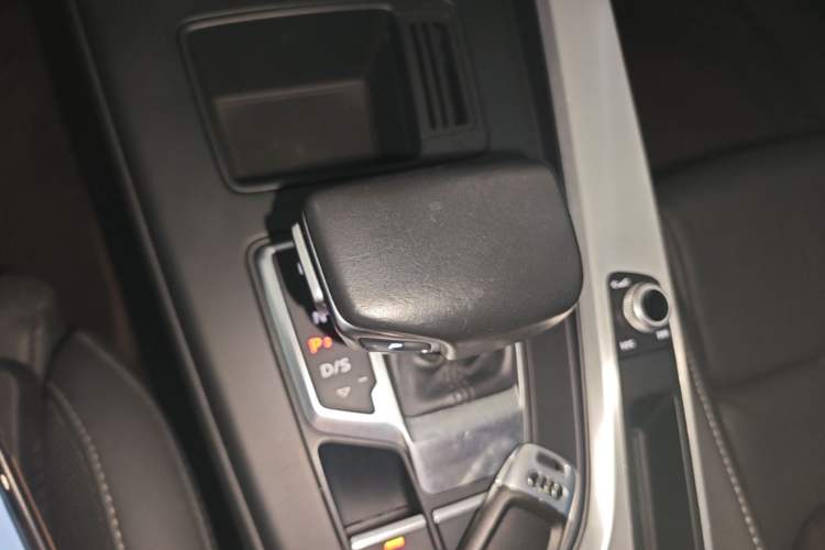 Used Audi A4L 2020 40 TFSI Fashion Dynamic Model Gear Lever
