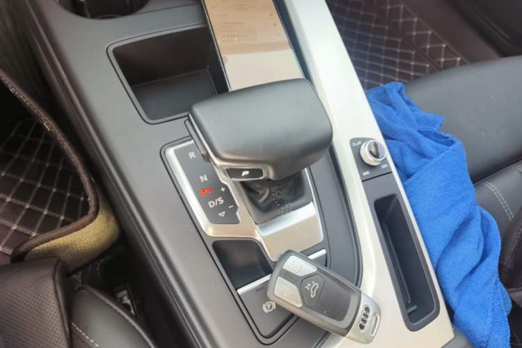 Used Audi A4L 2020 40 TFSI Fashion Dynamic Model Gear Lever