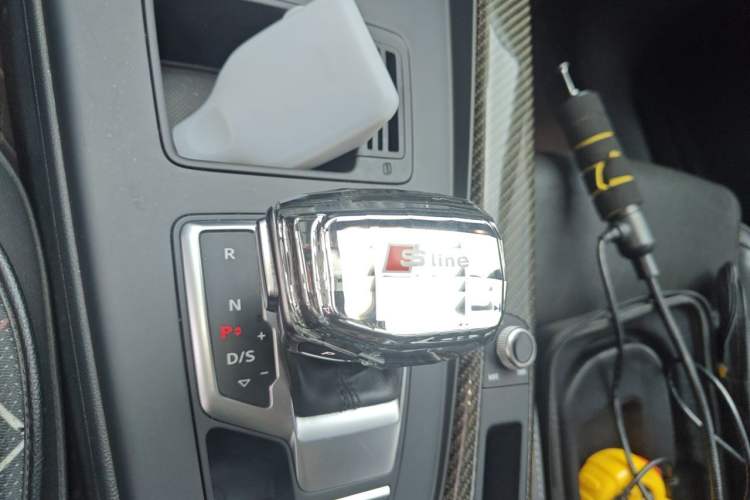 Used Audi A4L 2020 40 TFSI Luxury Dynamic Model Gear Lever