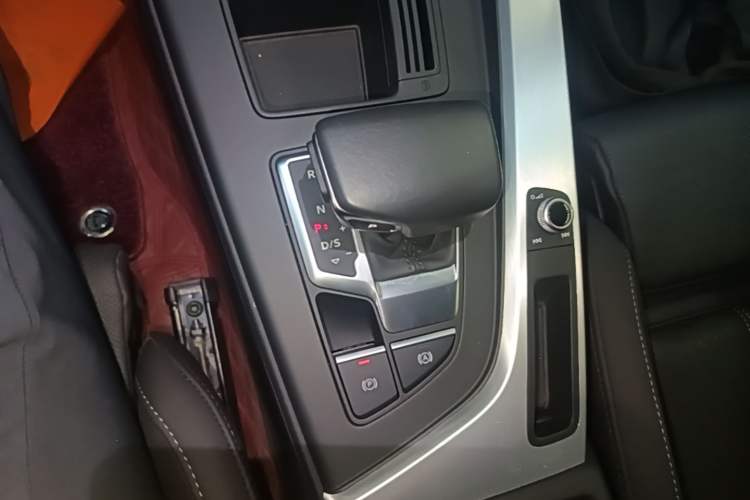 Used Audi A4L 2020 40 TFSI Fashion Dynamic Model Gear Lever