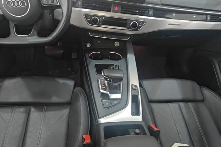 Used Audi A4L 2020 40 TFSI quattro Luxury Dynamic Model Gear Lever