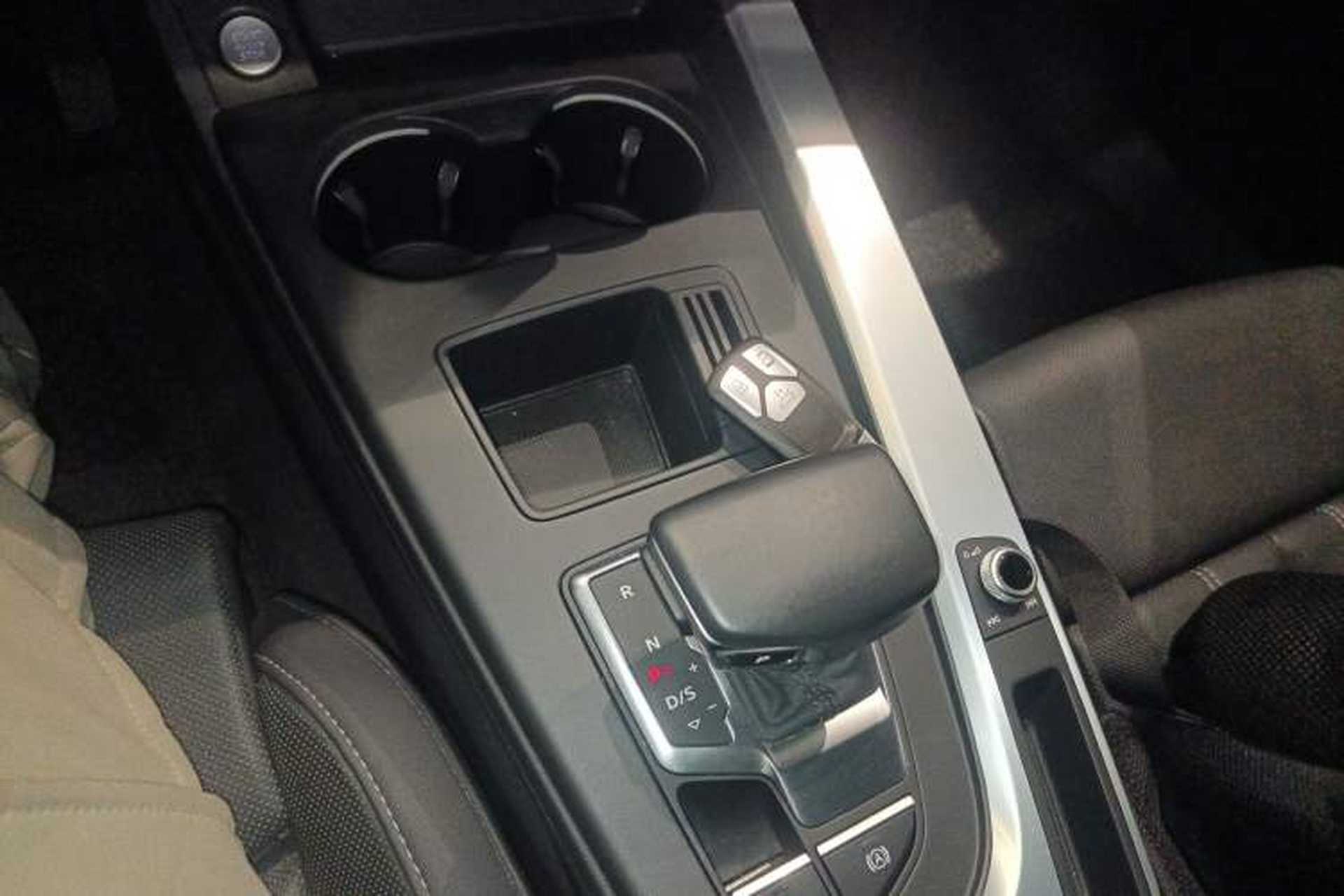 Used Audi A4L 2020 40 TFSI Luxury Dynamic Model Gear Lever