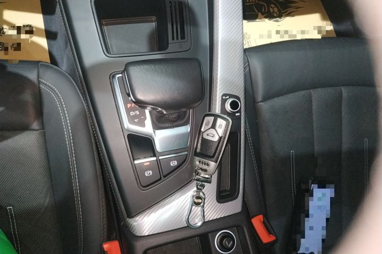 Used Audi A4L 2020 40 TFSI Fashionable and Elegant Model Gear Lever
