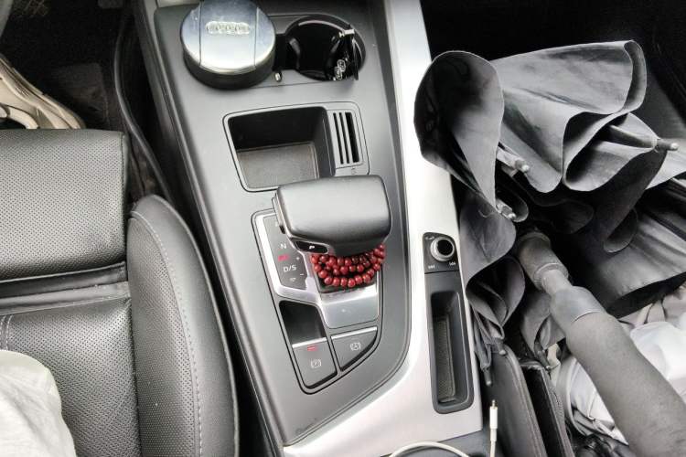 Used Audi A4L 2020 40 TFSI Luxury Dynamic Model Gear Lever