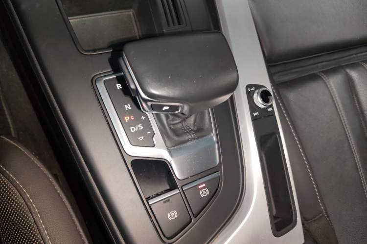 Used Audi A4L 2020 40 TFSI Fashion Dynamic Model Gear Lever