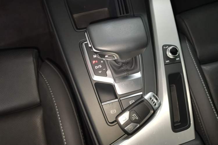 Used Audi A4L 2020 40 TFSI Fashion Dynamic Model Gear Lever