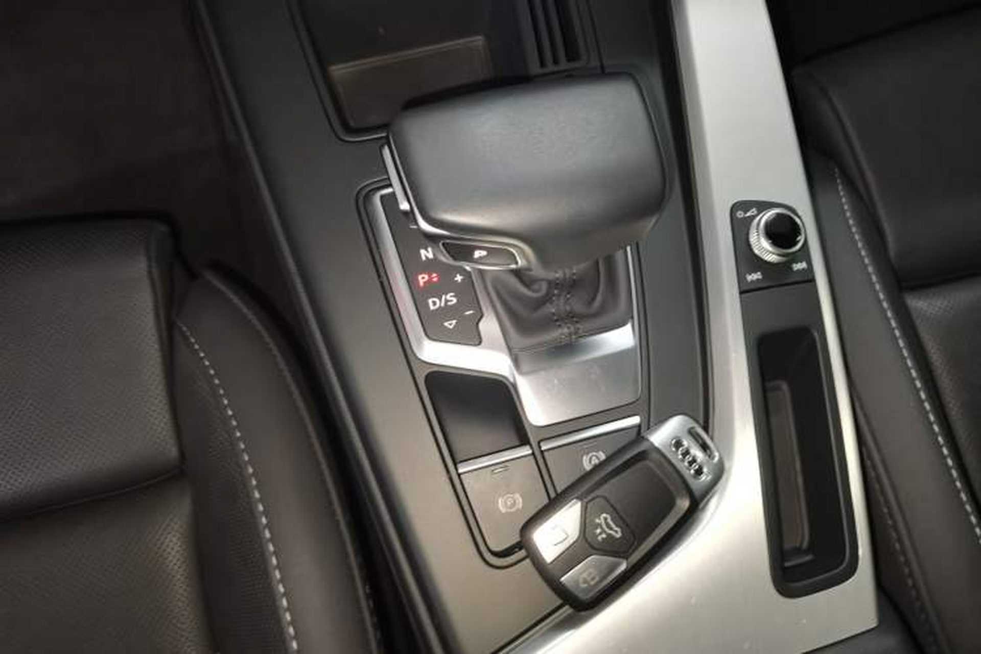 Used Audi A4L 2020 40 TFSI Fashion Dynamic Model Gear Lever
