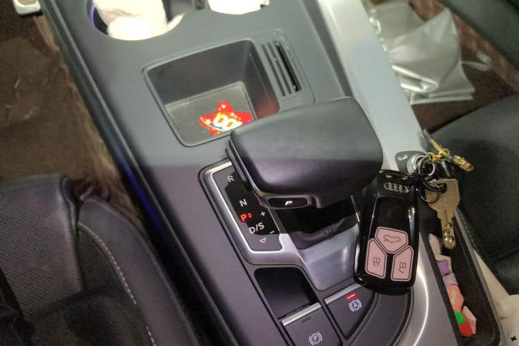 Used Audi A4L 2020 40 TFSI Luxury Dynamic Model Gear Lever