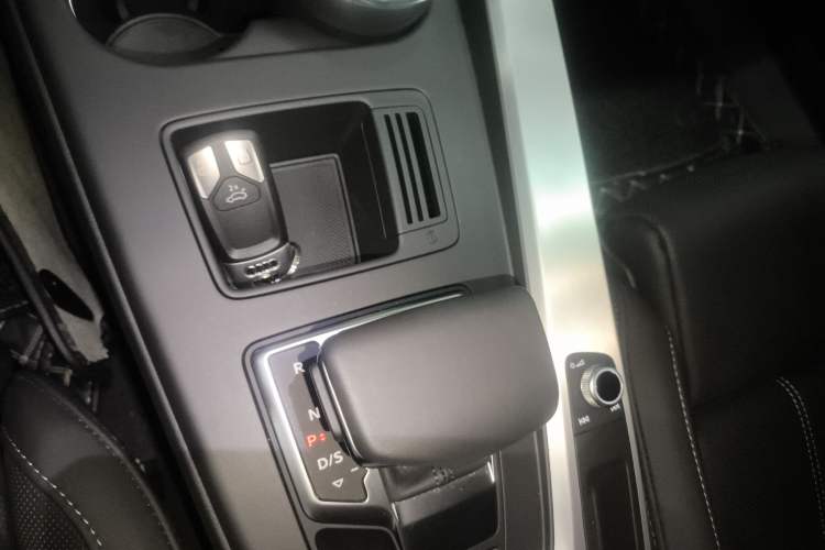 Used Audi A4L 2020 40 TFSI Fashion Dynamic Model Gear Lever