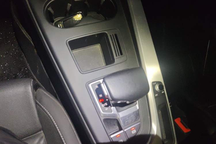 Used Audi A4L 2020 40 TFSI Fashion Dynamic Model Gear Lever