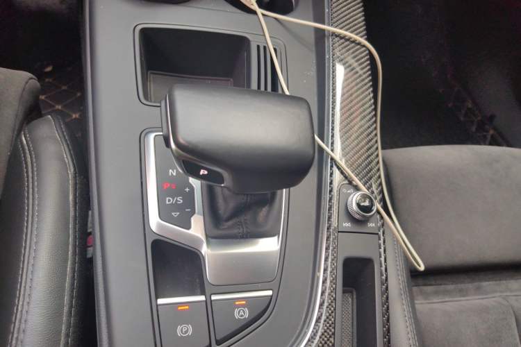 Used Audi A4L 2020 45 TFSI quattro Prestige Dynamic Edition Gear Lever