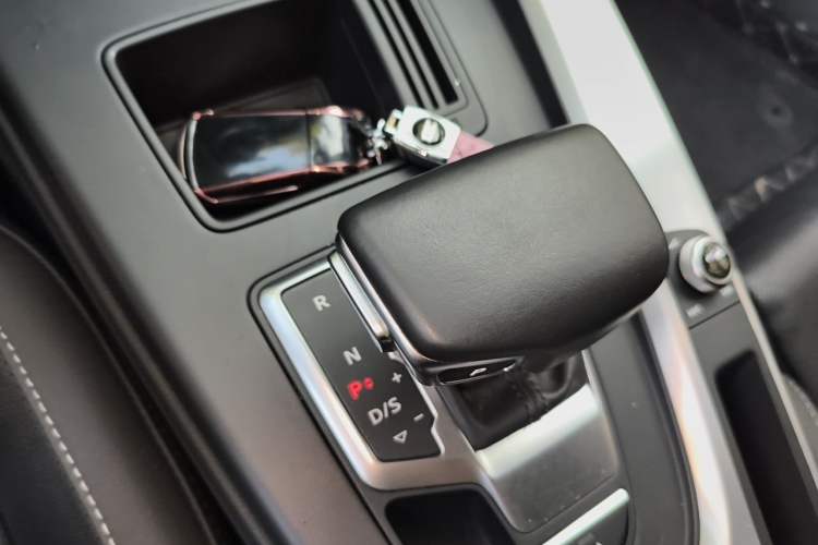 Used Audi A4L 2020 40 TFSI Fashion Dynamic Model Gear Lever