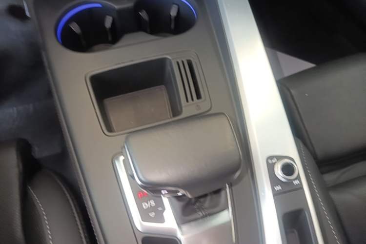 Used Audi A4L 2020 40 TFSI Luxury Dynamic Model Gear Lever