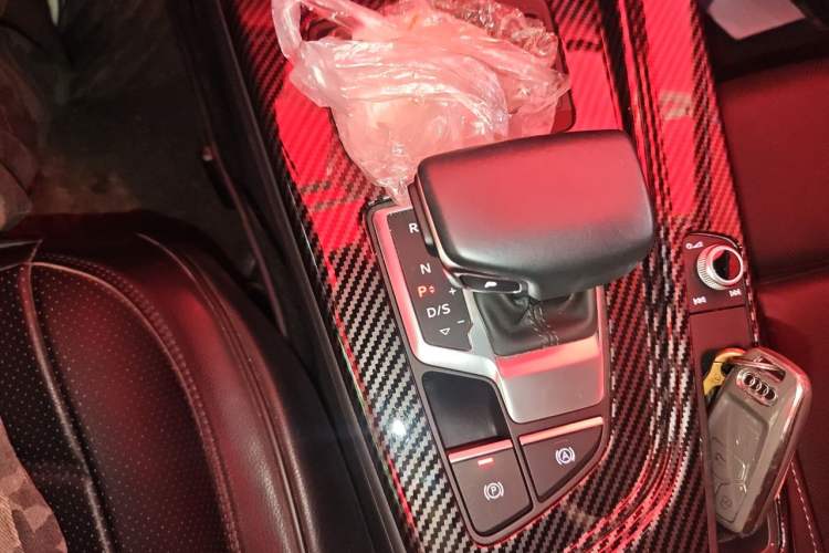 Used Audi A4L 2020 40 TFSI Luxury Dynamic Model Gear Lever