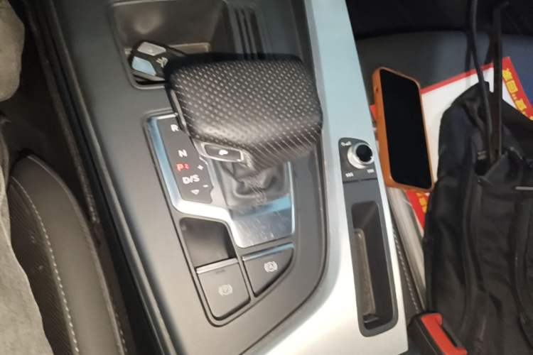 Used Audi A4L 2020 40 TFSI Fashion Dynamic Model Gear Lever