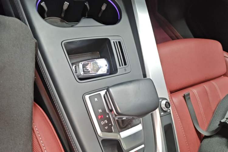 Used Audi A4L 2020 40 TFSI Luxury Dynamic Model Gear Lever