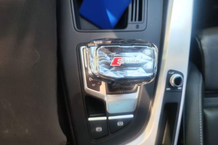 Used Audi A4L 2020 40 TFSI Fashion Dynamic Model Gear Lever