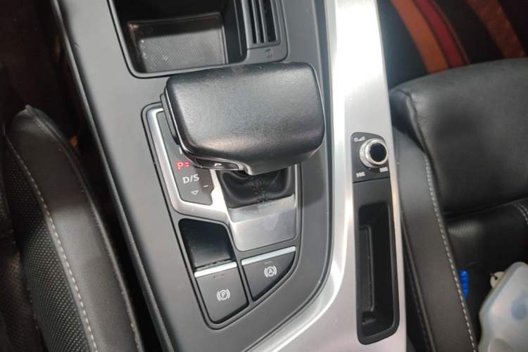 Used Audi A4L 2020 40 TFSI Luxury Dynamic Model Gear Lever