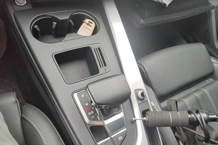 Used Audi A4L 2020 40 TFSI Fashion Dynamic Model Gear Lever