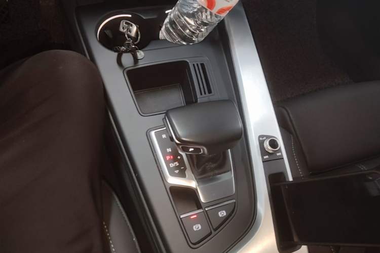 Used Audi A4L 2020 40 TFSI Fashion Dynamic Model Gear Lever