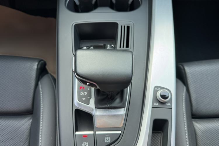 Used Audi A4L 2020 40 TFSI Fashion Dynamic Model Gear Lever