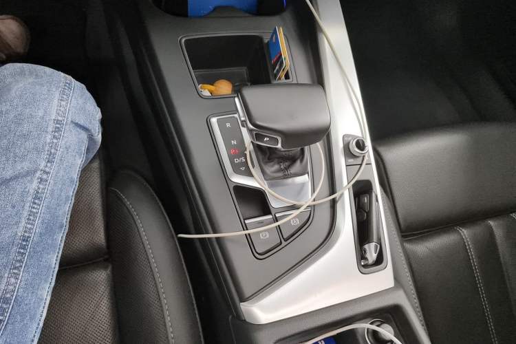 Used Audi A4L 2020 40 TFSI Luxury Dynamic Model Gear Lever