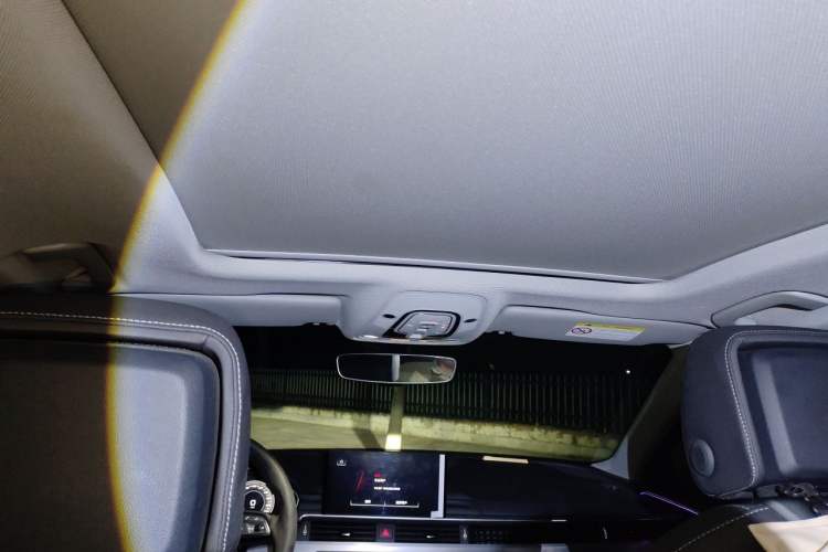 Used Audi A4L 2020 40 TFSI Luxury Dynamic Model Headliner