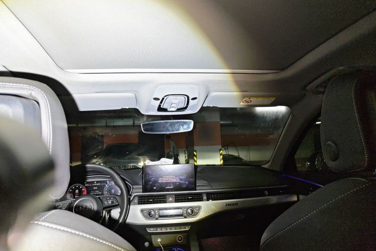 Used Audi A4L 2020 40 TFSI quattro Luxury Dynamic Model Headliner