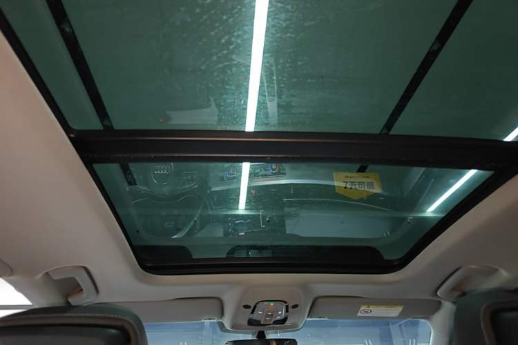 Used Audi A4L 2020 40 TFSI Luxury Dynamic Model Headliner