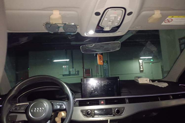 Used Audi A4L 2020 40 TFSI Luxury Dynamic Model Headliner