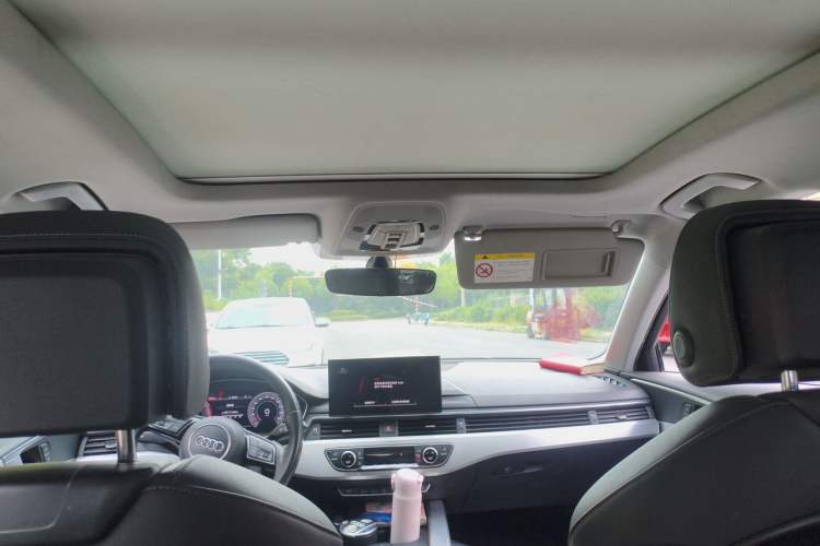 Used Audi A4L 2020 40 TFSI Luxury Dynamic Model Headliner