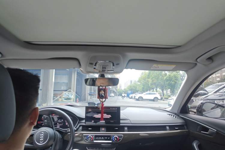 Used Audi A4L 2020 40 TFSI Luxury Dynamic Model Headliner
