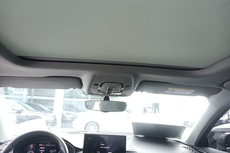 Used Audi A4L 2020 40 TFSI Fashionable and Elegant Model Headliner