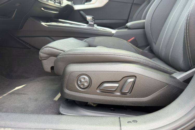 Used Audi A4L 2020 40 TFSI Fashion Dynamic Model Interior 10