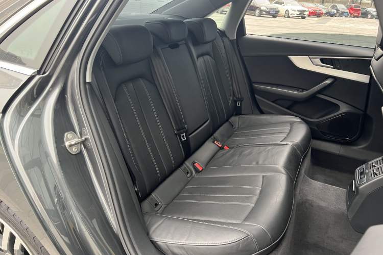 Used Audi A4L 2020 40 TFSI Luxury Dynamic Model Interior 11