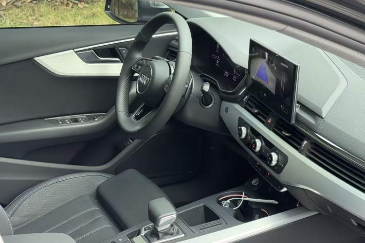Used Audi A4L 2020 40 TFSI Fashion Dynamic Model Interior 11